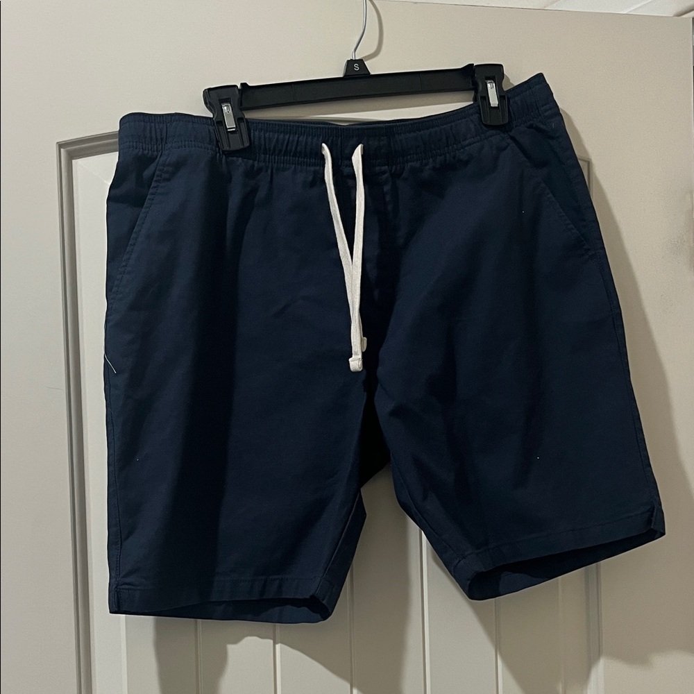 Men’s navy blue shorts